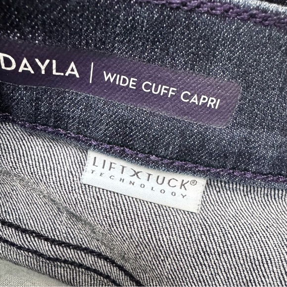 NYDJ Dayla Wide Cuff Denim Capri Pants size 8 - Picture 7 of 8